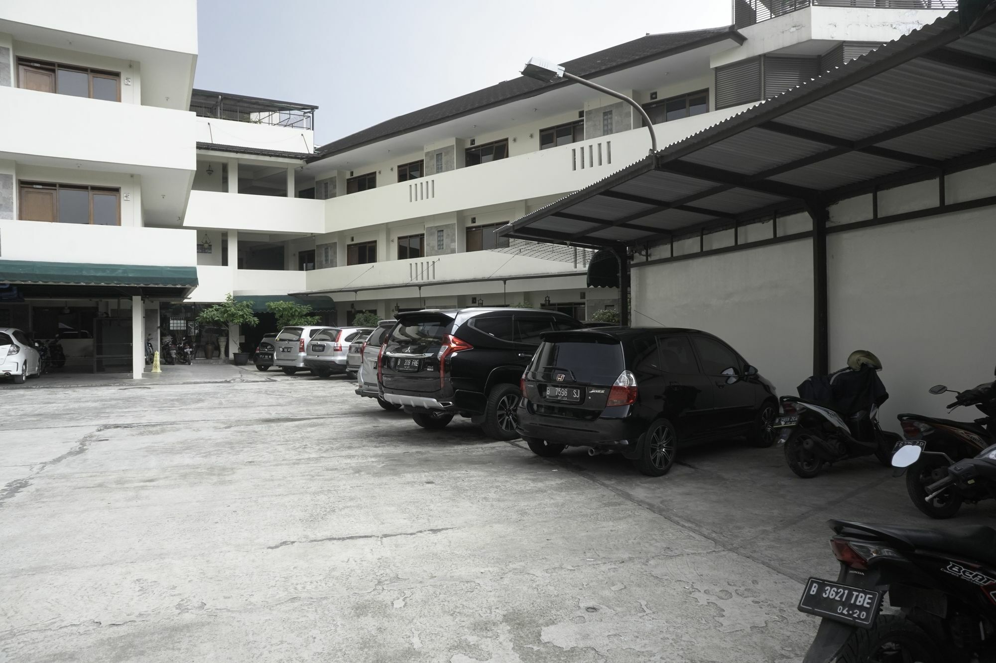 Reddoorz Plus @ Ciumbuleuit Area Bandung Zewnętrze zdjęcie